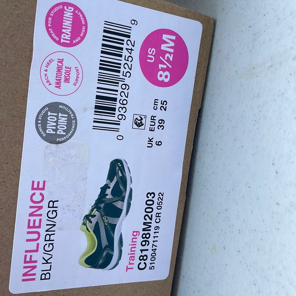 Women’s Ryka sneakers